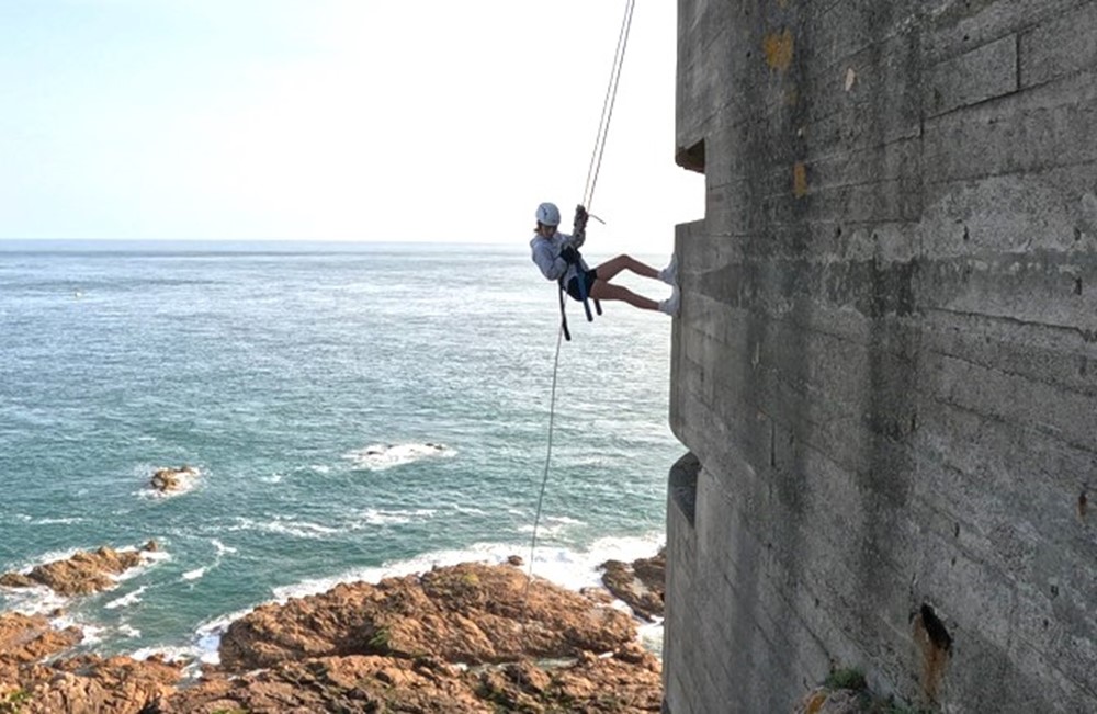 21.08.24 Abseiling 65683078